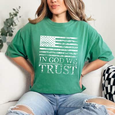 In God We Trust Distressed Grunge American Flag USA Proud T-Shirt In God We Trust Distressed Grunge American Flag USA Proud T-Shirt