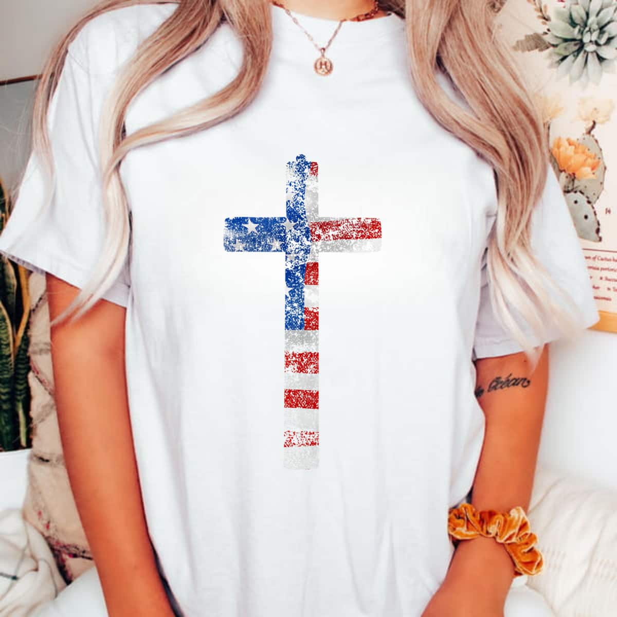 American Flag USA Cross Christian Faith Patriotic Gift 4th Of July T-Shirt