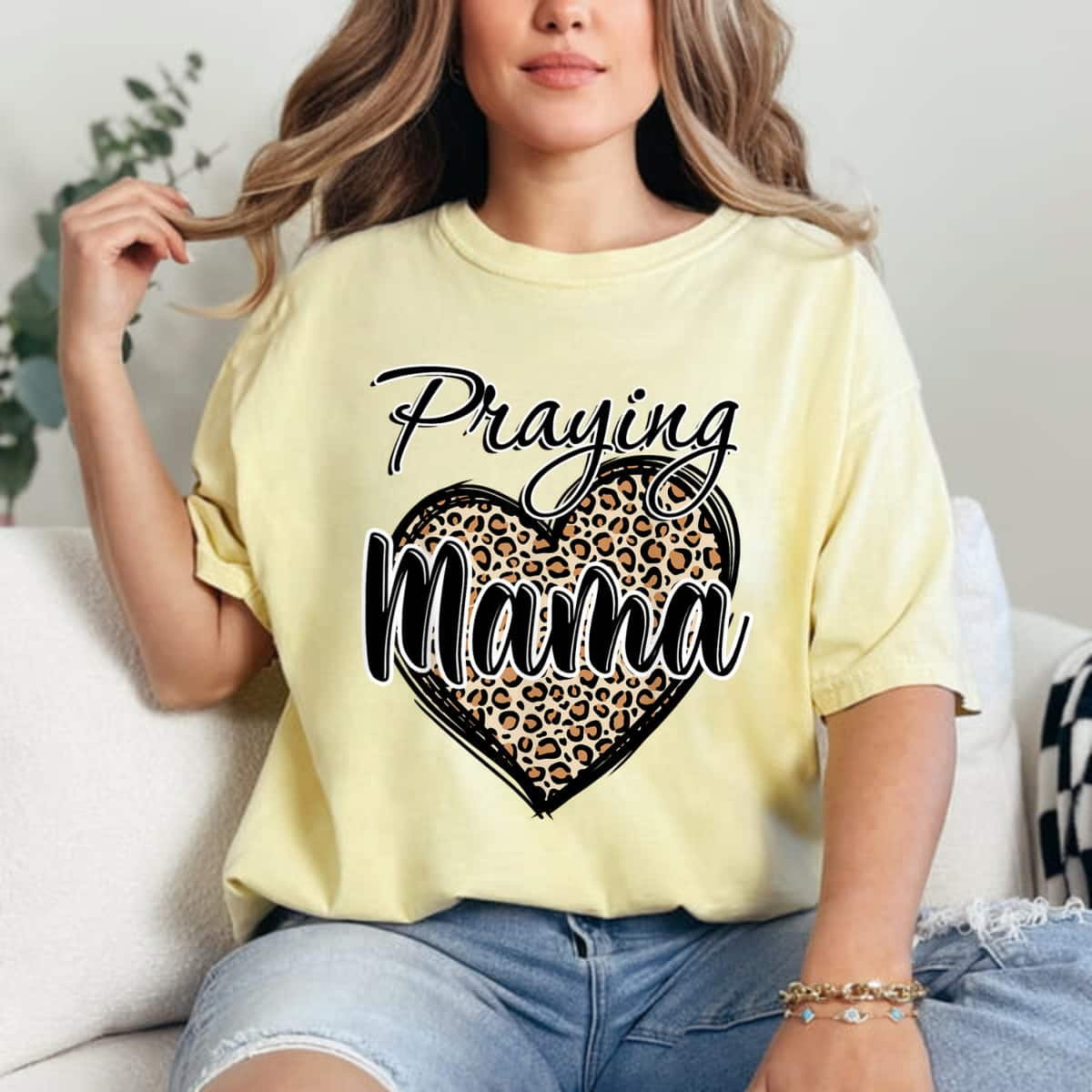 Praying Mama Christian Leopard Heart Religious Jusus T-Shirt