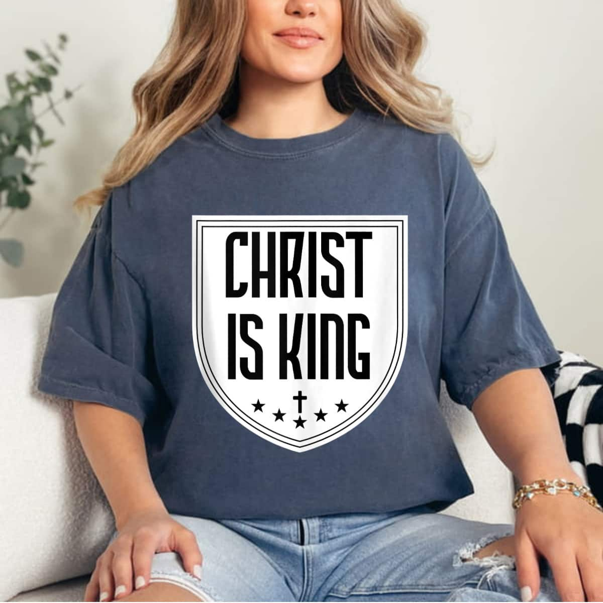 Jesus Christ Is King Christian Cross Messiah Christianity T-Shirt