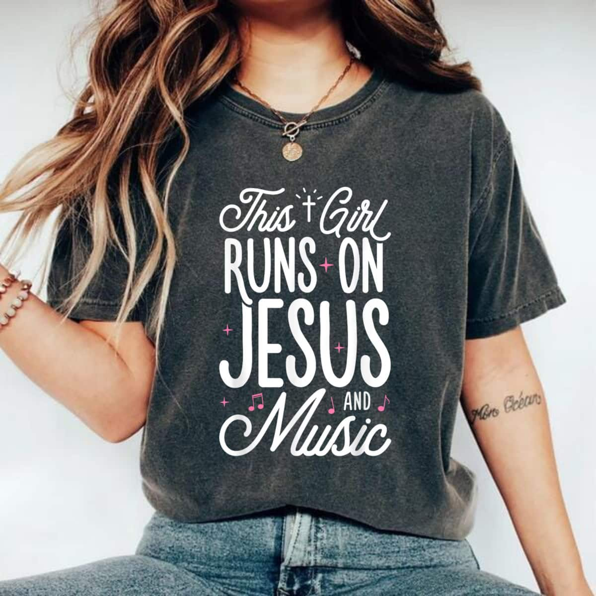 This Girl Runs On Jesus And Music Lover Christian Religious Gift T-Shirt