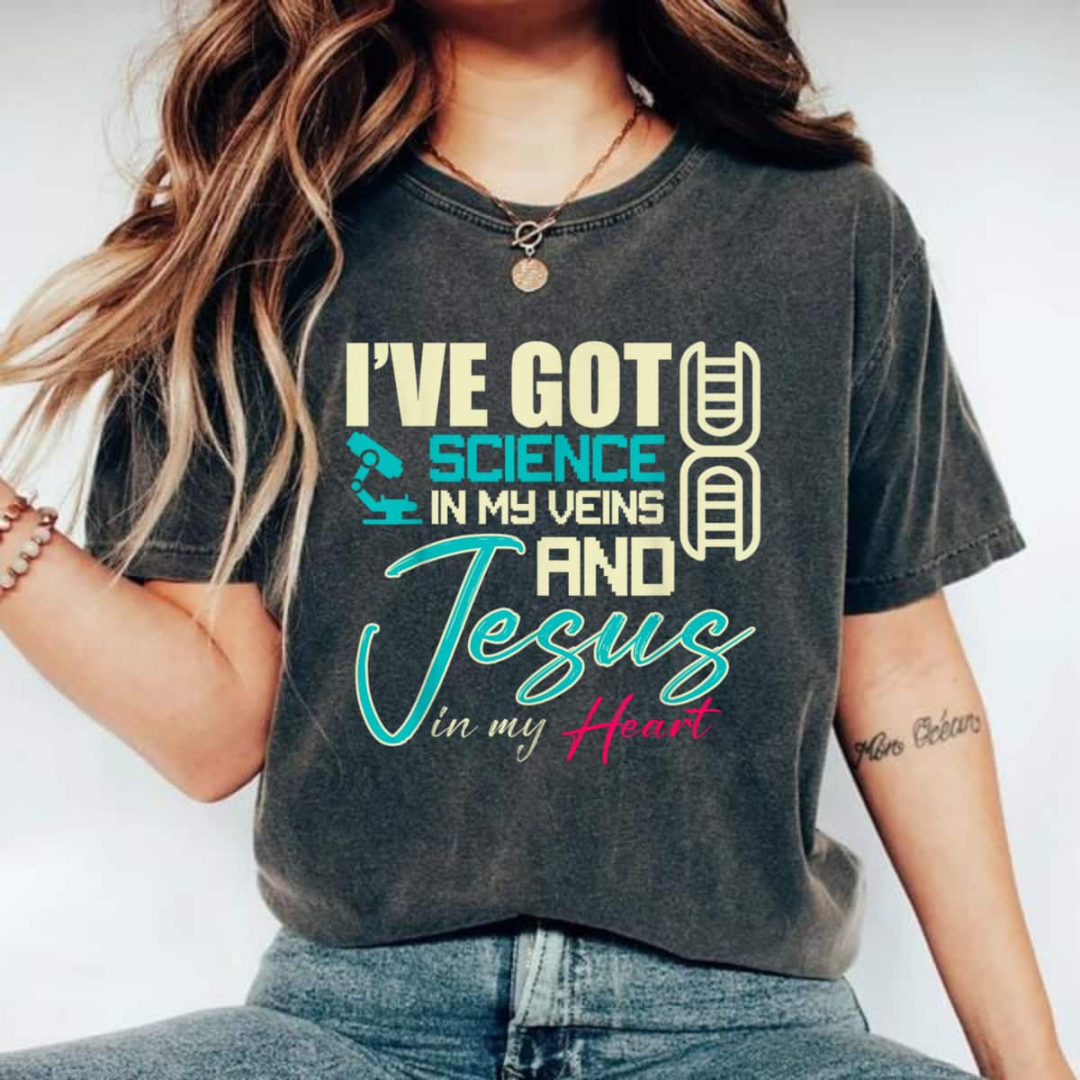 Christian I've Got Science In My Veins And Jesus In My Heart T-Shirt Christian I've Got Science In My Veins And Jesus In My Heart T-Shirt