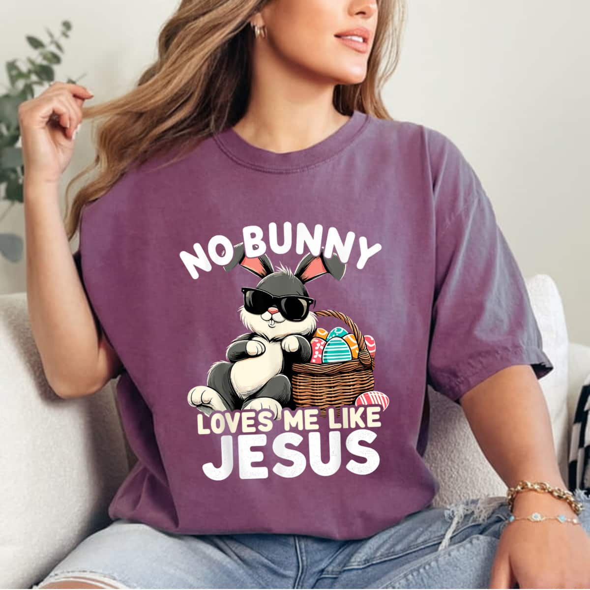 No Bunny Loves Me Like Jesus Christian Easter Egg Bunny T-Shirt